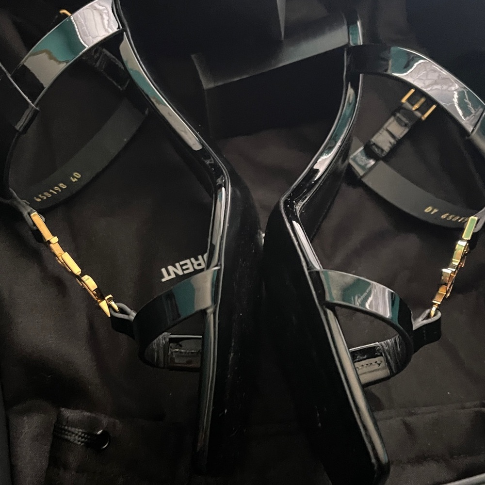 Saint Laurent Black Patent Leather Sandals with Gold YSL Logo Cassandra - Picture 8 of 10